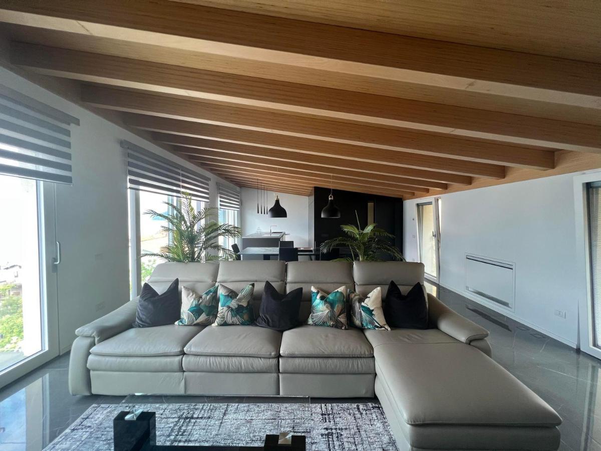 Luxury Lakefront Penthouse レッツェノ エクステリア 写真