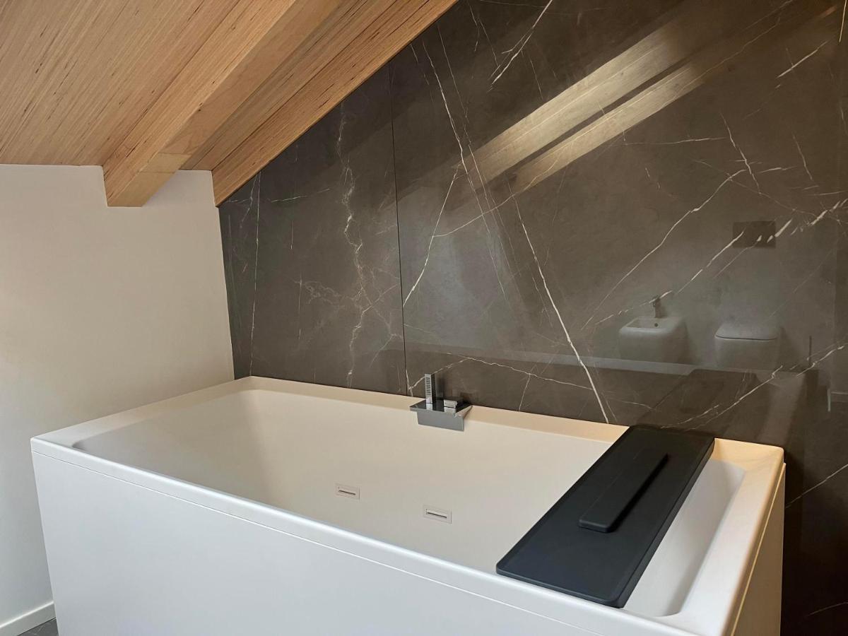 Luxury Lakefront Penthouse レッツェノ エクステリア 写真
