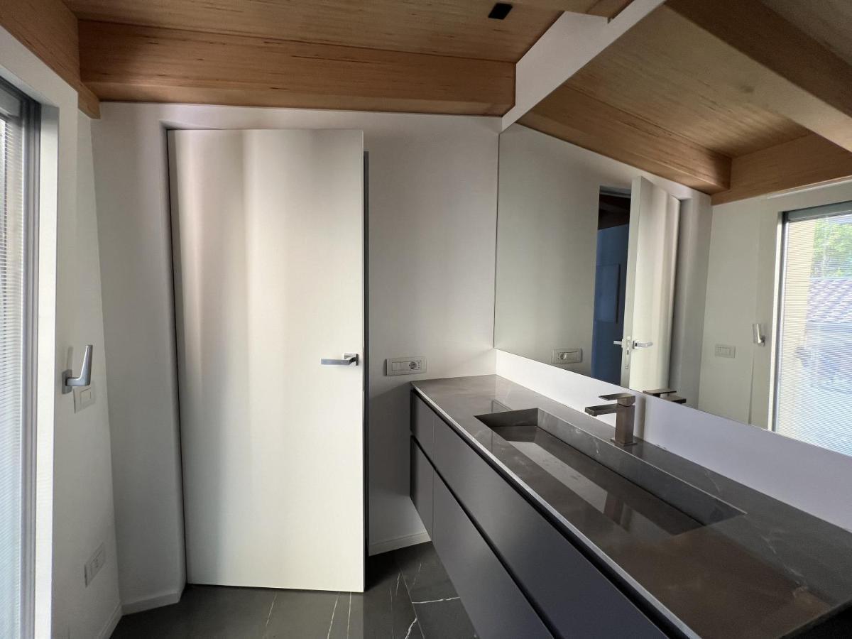 Luxury Lakefront Penthouse レッツェノ エクステリア 写真